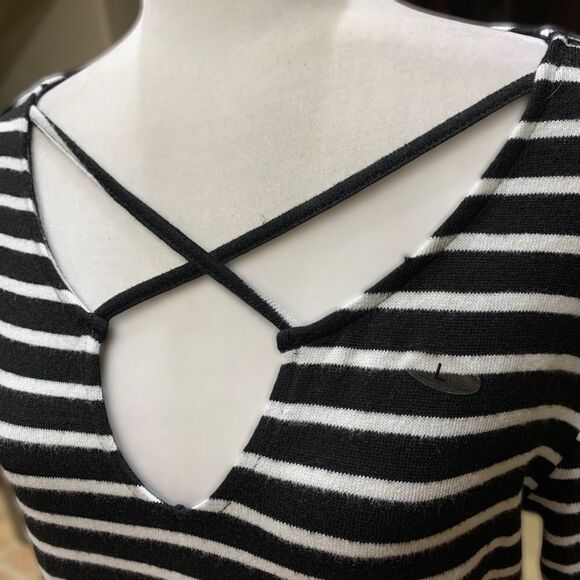 NWT Maurices Long Sleeve Rayon Black/White SOFT Top Sz L NEW - Picture 10 of 10